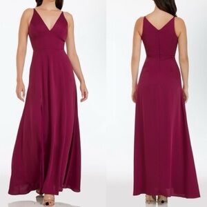 ✨ NWT Dress the Population Gown